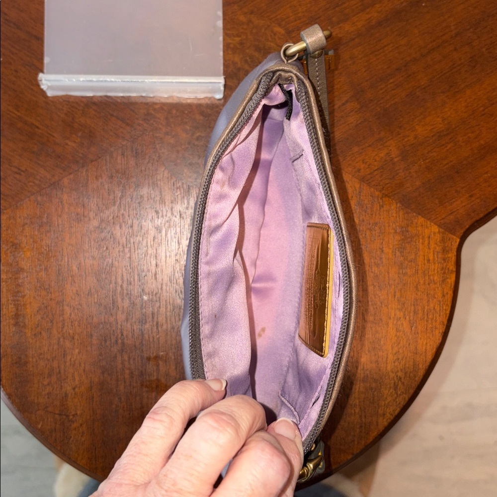 Coach Amanda wristlet vintage 42032 gray satin/gray leather trim/piping excellen - Picture 9 of 11